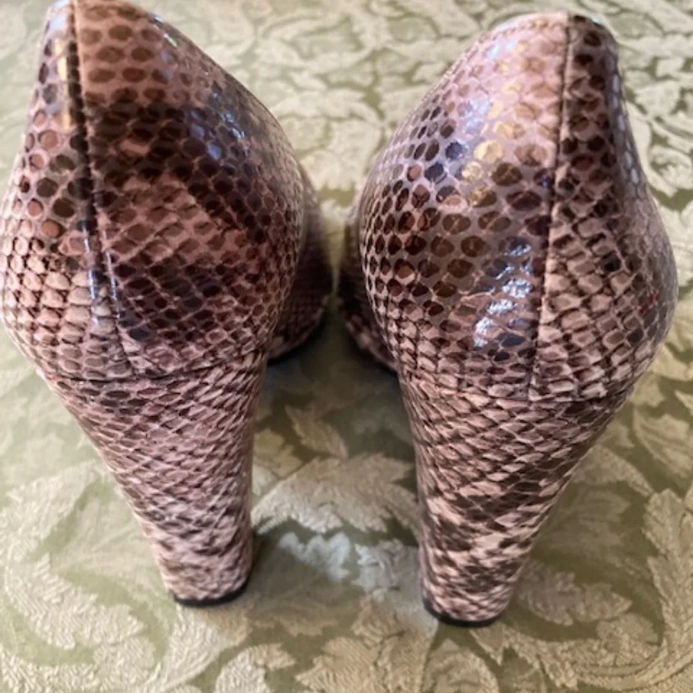 Stuart Weitzman Heels - Picture 5 of 9